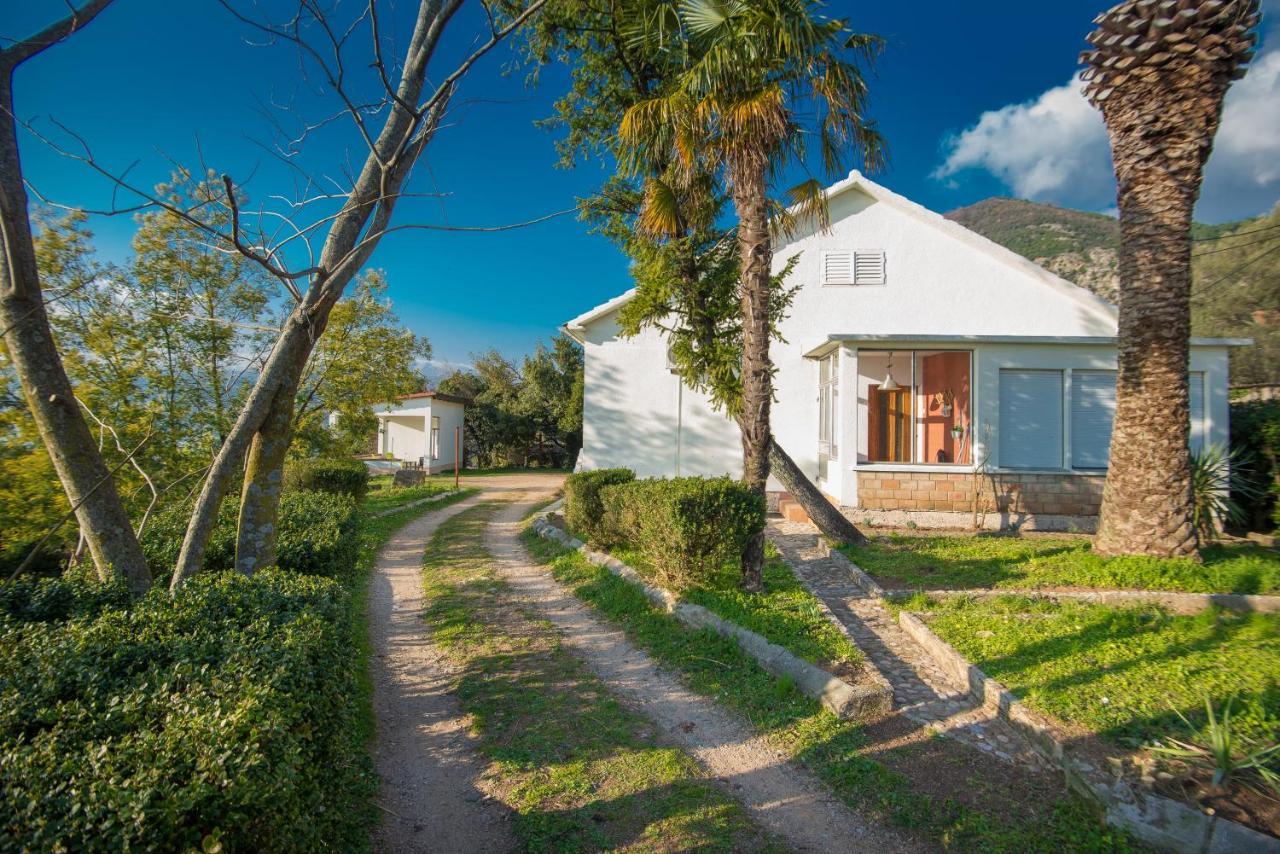 Holiday Home Nives Tivat Exterior photo
